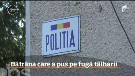 O bătr&acirc;nă dintr-un sat din judeţul din Neamţ a reuşit să-i sperie pe hotţii care intraseră &icirc;n casă