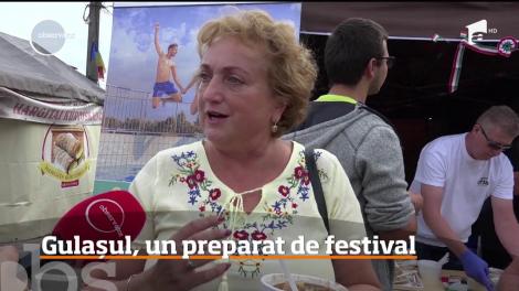 La poalele Cetăţii Deva este sărbătorit gulaşul
