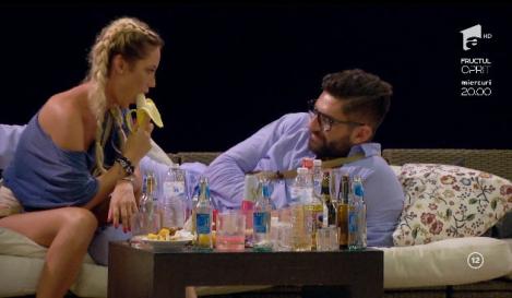 Cu ajutorul unei banane, ispita Nicoleta îi face o demonstrație lui Ionuț