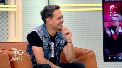 Smiley News. Sir Alex Ferguson s-a întors pe Old Trafford! Vezi cum a fost primit!