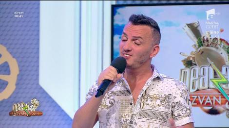 Mihai, îţi cam plac transformările! Concurentul de la "Te Cunosc de Undeva" a făcut o demonstraţie de forţă, în platoul de la "Neatza"