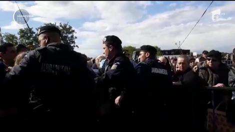 Haos și îmbrânceli la sfințirea Mănăstirii Măxineni din judeţul Brăila