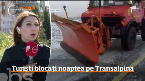 Situaţie DISPERATĂ pe Transalpina. Din cauza NINSORII, nouă oameni şi-au petrecut noaptea în GER