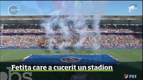 O fetiţă de 7 ani a dat fiori unui stadion întreg înaintea unui meci susţinut de echipa L.A. Galaxy