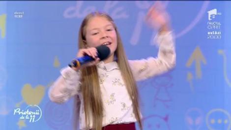 Maria Nicole cântă melodia "Mii de culori"