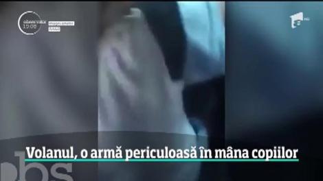 La doar patru ani, un copil din Oradea a urcat la volanul unei mașini și a lovit un bărbat