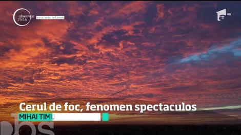Toţi ochii au fost spre nori, când cel mai frumos apus al anului a înroşit cerul Capitalei. Un spectacol surprins în mii de imagini