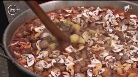 Reţeta celui mai delicios gulaş, la Festivalul Hunedoara Gastronomică
