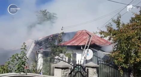 INCENDIU VIOLENT &icirc;n Măgurele! Casa unor bătr&acirc;ni A ARS complet