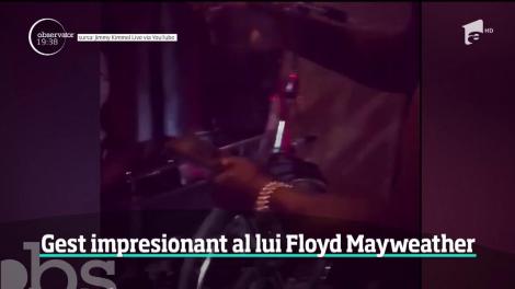 Campion neînvins în ringul de box, Floyd Mayweather i-a oferit o mie de dolari unui om al străzii, aflat într-un scaun cu rotile