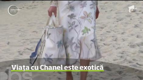 Chanel şi-a prezentat colecţia pentru primăvara-vara 2019 pe plajă