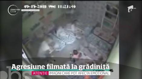O educatoare din Constanţa a fost surprinsă de camerele de supraveghere în timp ce brusca mai mulţi copii