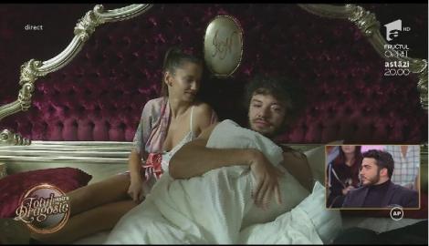 ”În noatea asta îmi iau revanșa!” Cristina și burlacul se ascund de camerele de filmat in toaletă! Dimineața îi prinde în același pat...