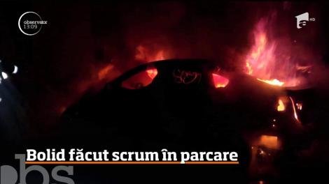 Imagini surprinzătoare filmate în Cluj-Napoca! Un autoturism de lux a ars ca o torţă, în parcarea unui bloc