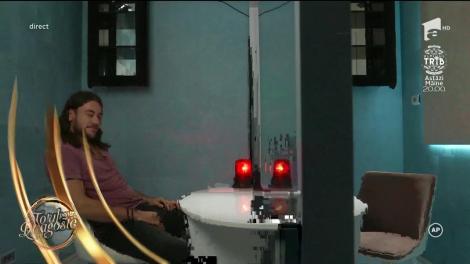 Cristina și Tudor, discuții în camera de strategii: La testimoniale nu mai zice că îți place de burlac, toată lumea crede că ești îndrăgostită de el"