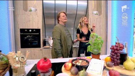 Flavia, gospodina echipei de la Neatza: "Dani, gătitul meu continuă, am mâini magice, dar e și periculos în bucătărie, am o bubiță la deget"