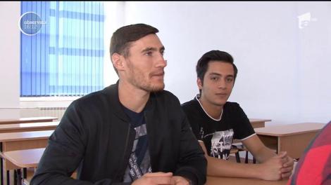 Ai noștri vor să plece, ai lor vor să vină! Motivele pentru care străinii aleg să studieze la facultăți din România