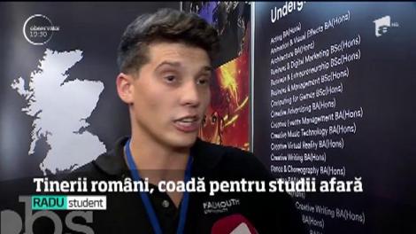 Tinerii români au stat la coadă la universităţile internaţionale