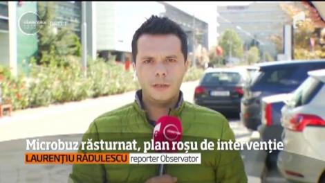 Un microbuz cu 16 pasageri s-a răsturnat pe o şosea din judeţul Vaslui. Un om a murit şi 12 au fost răniţi!