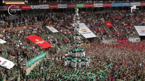 42 de echipe din diferite părţi ale Cataloniei s-au întrecut în clădirea aşa-numitelor "turnuri umane" sau "castele", cum le spun localnicii