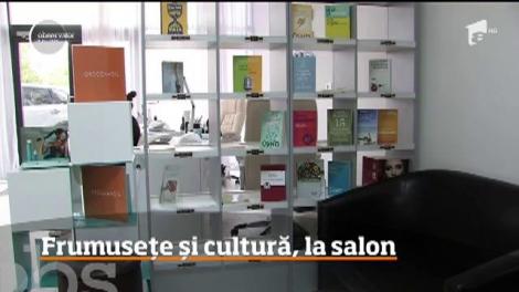O hairstylistă din Oradea a găsit metoda pentru a-şi determina clientele să nu mai stea cu ochii în telefonul mobil. Cum a procedat