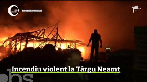 Au fost flăcări până la cer în Târgu Neamţ