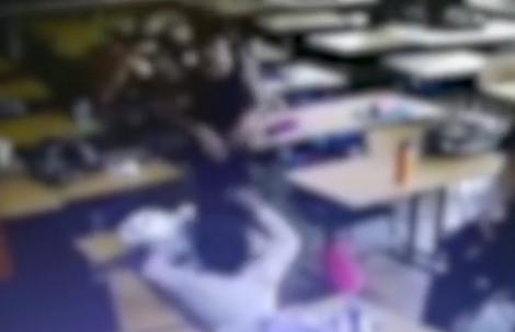 Scandal la o şoală. Un preot este acuzat că a capturat imagini compromițătoare cu elevi