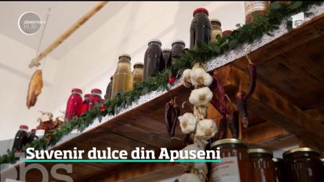 Nimic nu se compară cu dulceaţa pregătită la foc de lemn, la poalele munţilor. Gustul i-a cucerit chiar şi pe străini