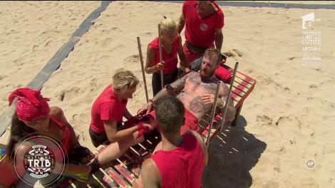 Alex Filip nu mai rezistă sub patul de cuie: "Nu îmi mai simt picioarele"