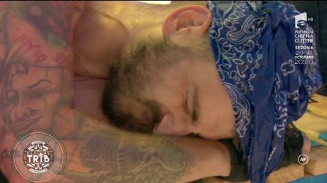 Silviu Mircescu, depășit de situație sub patul de cuie: "Trebuie să-i facem loc ca să poată respira"