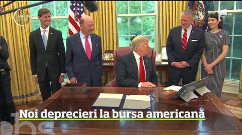 Bursa americană continuă căderea liberă. Pentru a doua zi la rând cei mai impotranţi indici au suferit deprecieri important