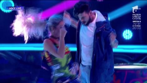 Unde-s două puterea crește și Temișan... roșește. Ce faci când te trezești cu o bombă sexy pe masă? Asculți și admiri!