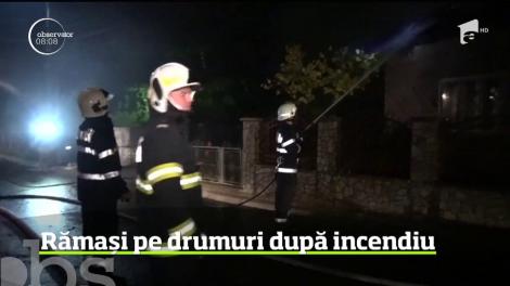 Intervenţie reală pentru pompierii din Bistriţa. Doi fraţi au rămas pe drumuri, după ce casa în care locuiau s-a făcut scrum