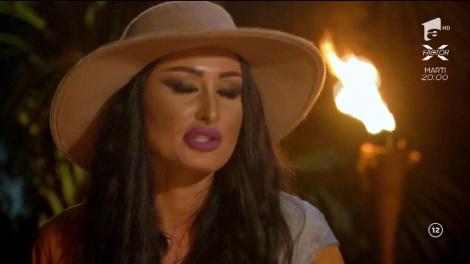 Bonfire. Cati stă faţă în faţă cu ispita care i-a sedus iubitul