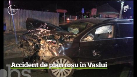 Plan roşu de intervenţie, declanşat pe o şosea din Vaslui, după un accident grav
