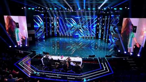Mihai Bendeac a condus în genunchi o concurentă la X Factor: "Asta este penitența mea pentru că nu am crezut în ține"