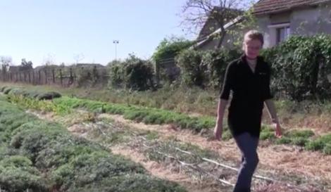 O tânără a lasat Elveţia pentru un sat din România. Katarina dă lecţii localnicilor despre cum trebuie iubit şi respectat pământul