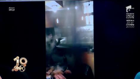 Smiley News! Cum le-a fost distrusă unor chelneri prezentarea meniului