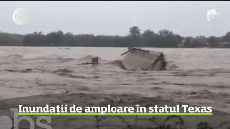 Un orăşel din Texas a fost evacuat de urgenţă după ce nivelul unui râu a crescut rapid, după o ploaie violentă