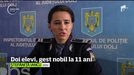 Gest impresionant a doi elevi din Craiova. Băieţii, în vârstă de 11 ani, au gasit un portofel plin cu bani. Şi o sumă destul de mare: 1000 de lei