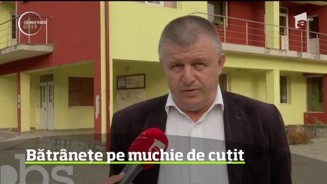 Un bătrân din judeţul Cluj trăieşte în condiţii greu de descris în cuvinte. Totul după ce casa i-a fost aproape mistuită de flăcări