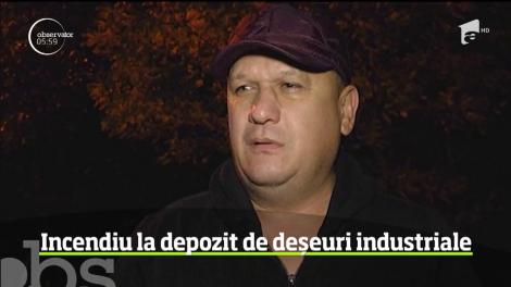 Un depozit de deşeuri industriale a luat foc la Sibiu