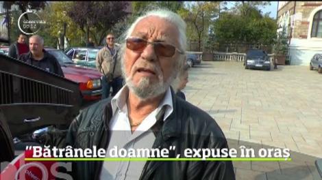 Maşinile de epocă au cucerit oraşul Piatra Neamţ