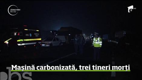 Sfârşit teribil pentru trei tineri din judeţul Bihor. Au ars de vii într-un accident