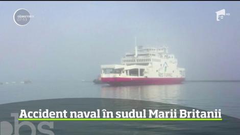 Un feribot a fost implicat într-un accident naval în apele din sudul Marii Britanii, dar cei 56 de pasageri de la bord s-au ales doar cu sperietura