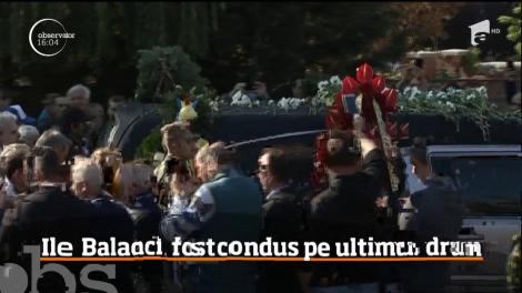 În aplauzele a mii de oameni, Ilie Balaci a fost înmormântat. Momente emoționante pentru familie, în ultimele clipe petrecute lângă trupul ”Prințului din Bănie”