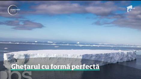 Un iceberg tăiat ca un corp geometric perfect a fost descoperit de NASA în Antarctica