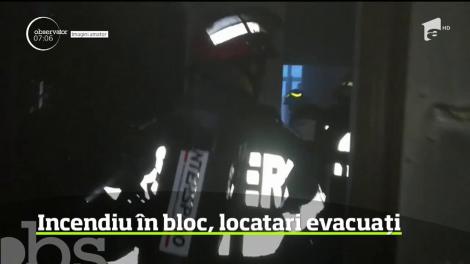 Incendiu într-un bloc din centrul municipiului Arad, locatari evacuați