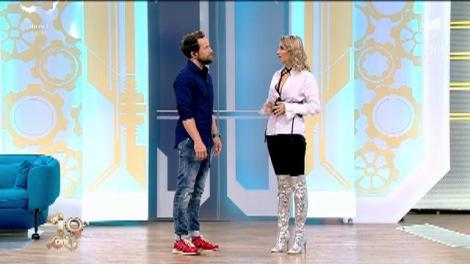 O mai ții minte pe Bad Angie, concurenta sexy de la "Chefi la cuţite"? Schimbă macazul și vrea să devină ucenică la "Neatza"