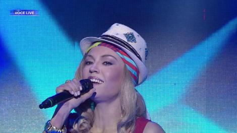 Barbara Salas Isasi se transformă în Anastacia - "Left outside alone"